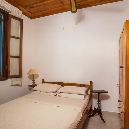 Isminis * Chalki Town