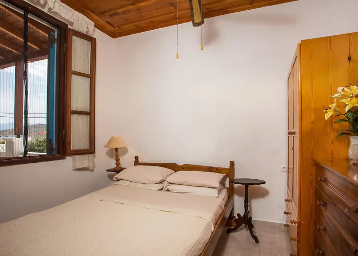 Isminis * Chalki Town